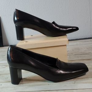 LIKE NEW Robert Clergerie Vintage Square Toe & Heels Black Leather Shoes Size 5½